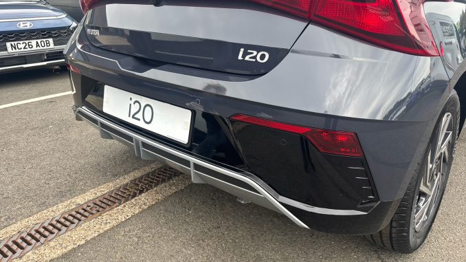 Hyundai i20 1.0T GDi 90 Element 5dr Petrol Hatchback - Image 37